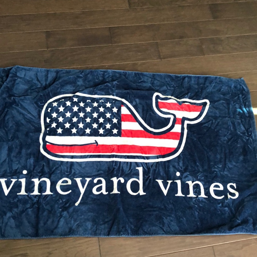 Vineyard vine sold out American beach towel